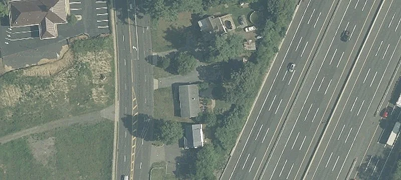 250 Ryders Ln