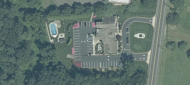 26 Holmdel Rd