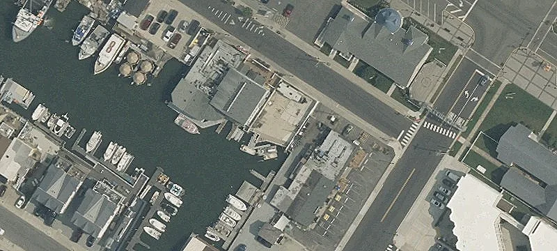 310 42nd Pl