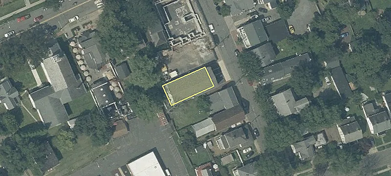 11 Seminary Ave