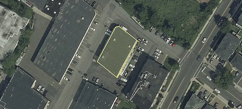470 Commercial Ave