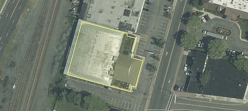 1217 Main St