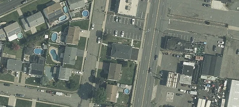 1096 Andrews Dr