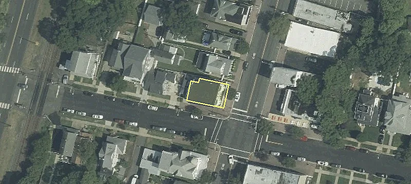 401 Main St
