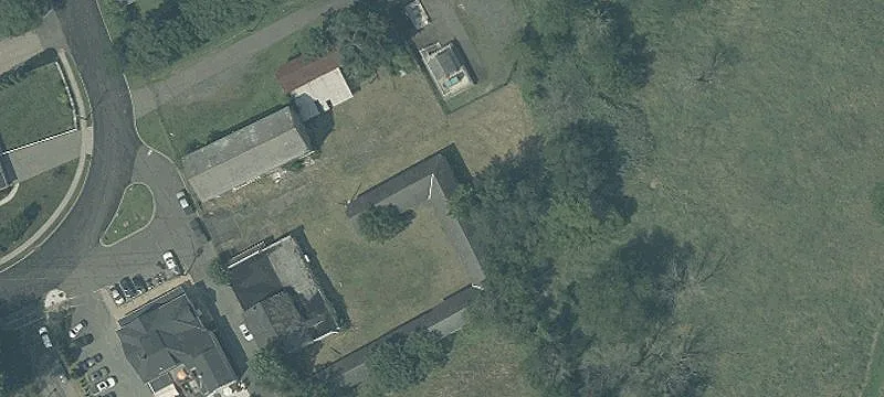 100 Woodfern Rd