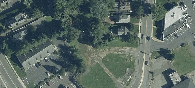 327 Willow Dr