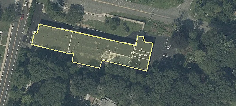452 Lakeside Blvd
