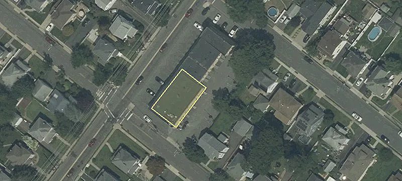 318 Rochelle Ave