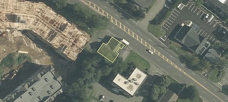 137 Columbia Tpke