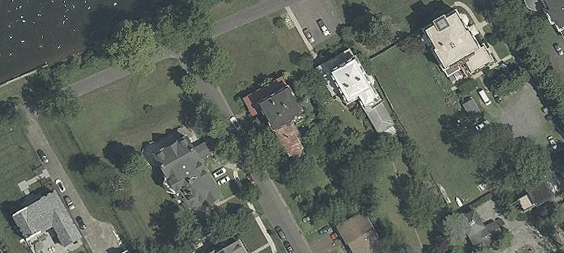 201 Bank Ave