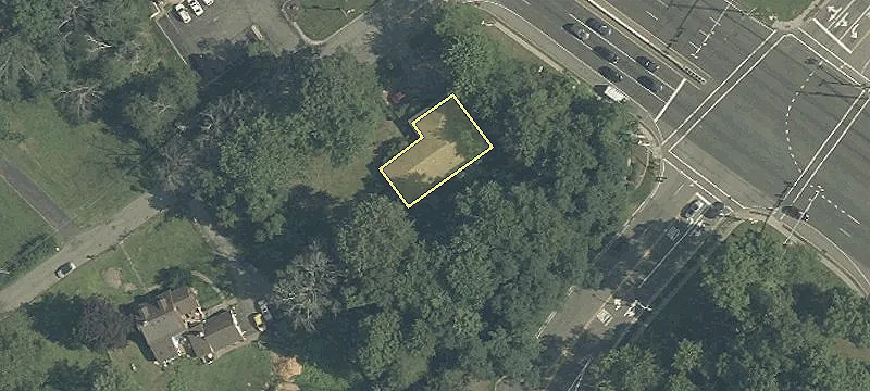 2 Woods End Rd