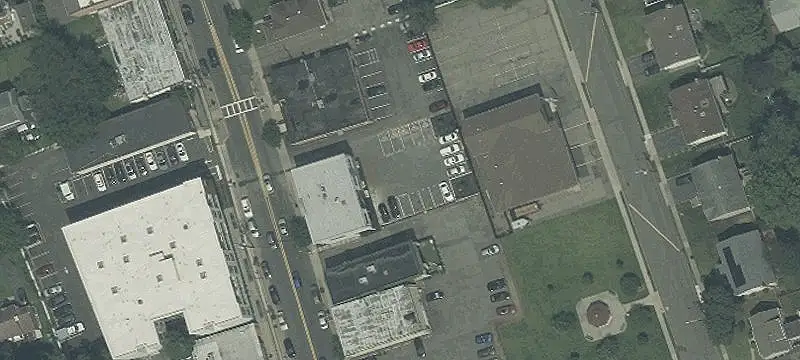 12-35 Riv Rd