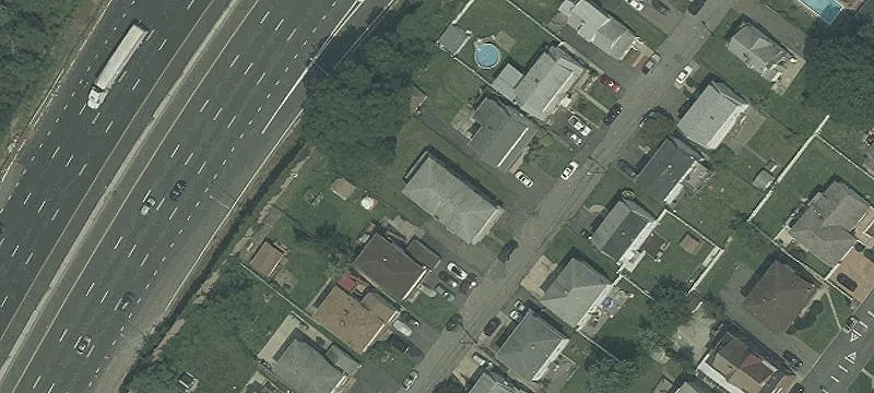136 Maple Ave