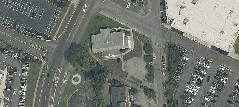 8 Ct House S Dennis Rd