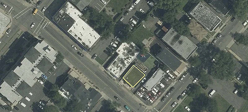 524 William St