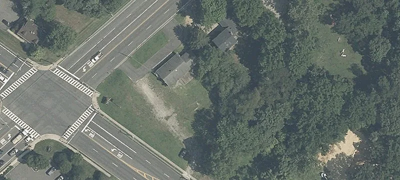 360 Greentree Rd