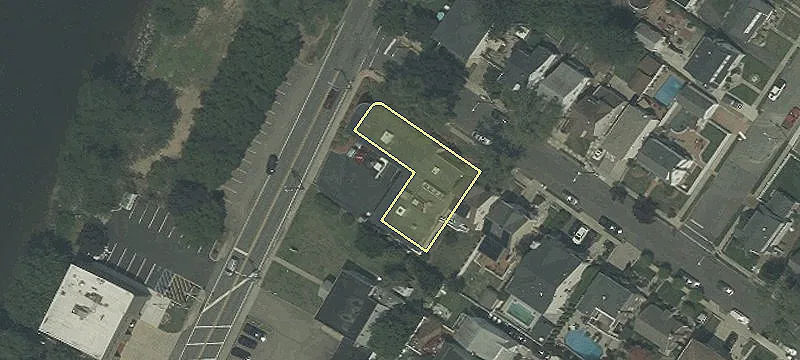 228 Riv Rd