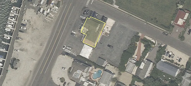 706 Bayview Ave