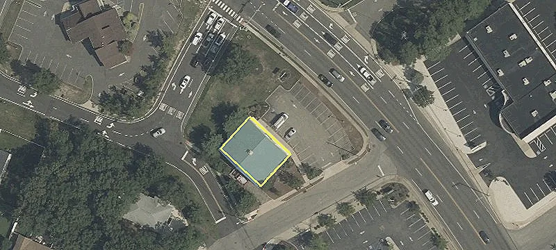 747 Lacey Rd