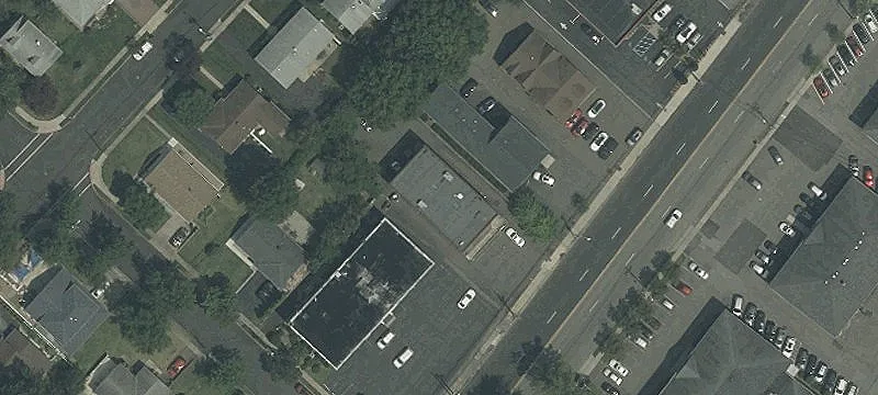 1136 Clifton Ave