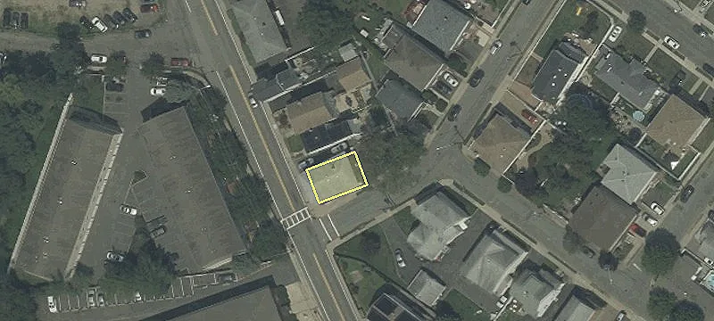 746 Riverside Ave