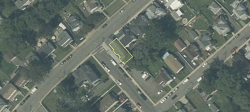 118 Thompson Ave