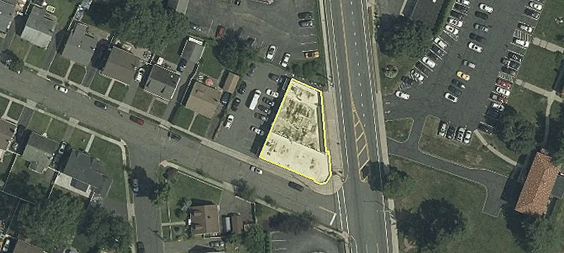 338 Pompton Ave, Unit 348