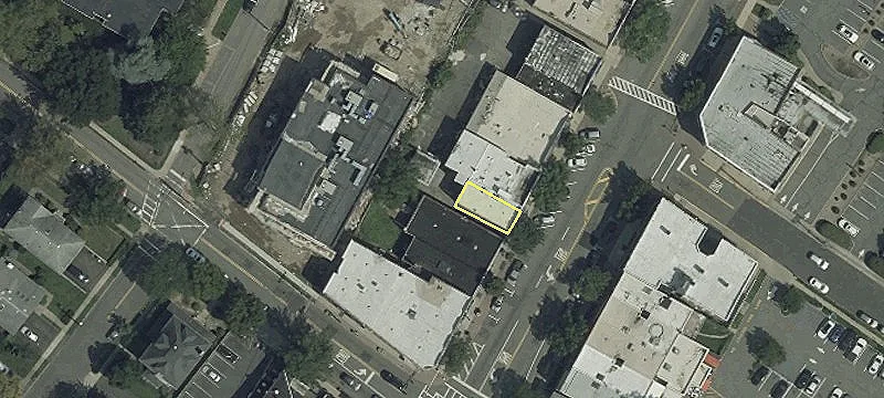 328 Broad Ave