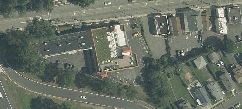 1477 Oak Tree Rd