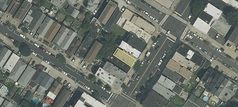 883 Broadway