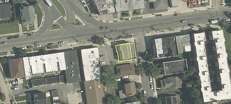 702 Maple Ave