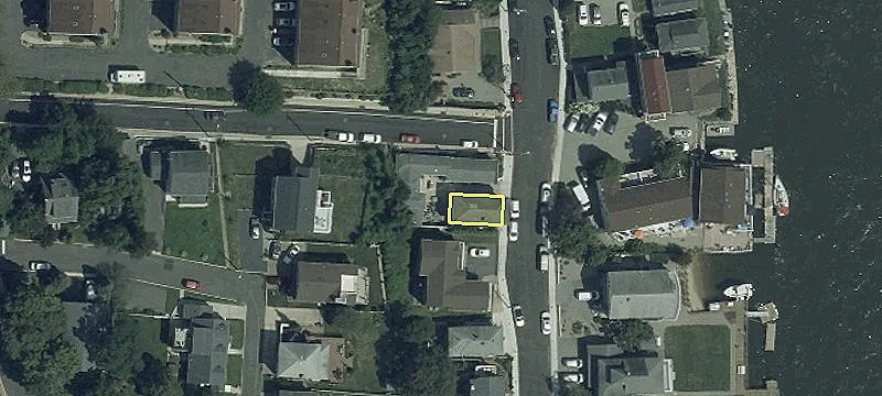 47-49 Bay Ave, Unit 49