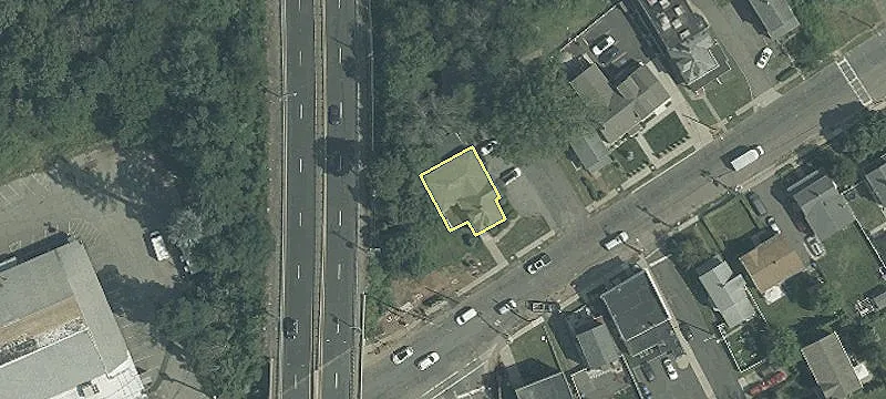 306 Main St