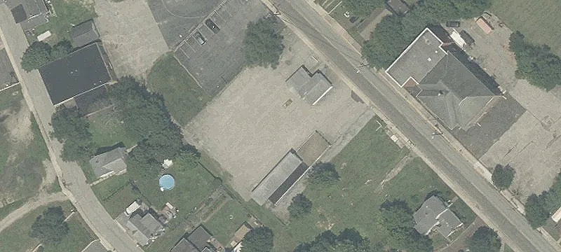 14 Railroad Ave