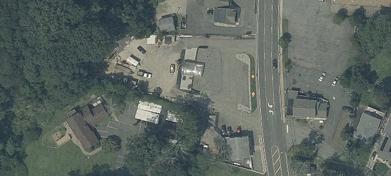 14 Lakeside Blvd