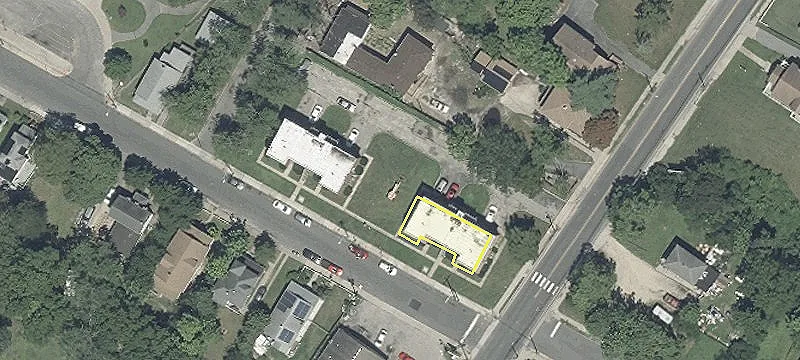 24 Leeds Ave