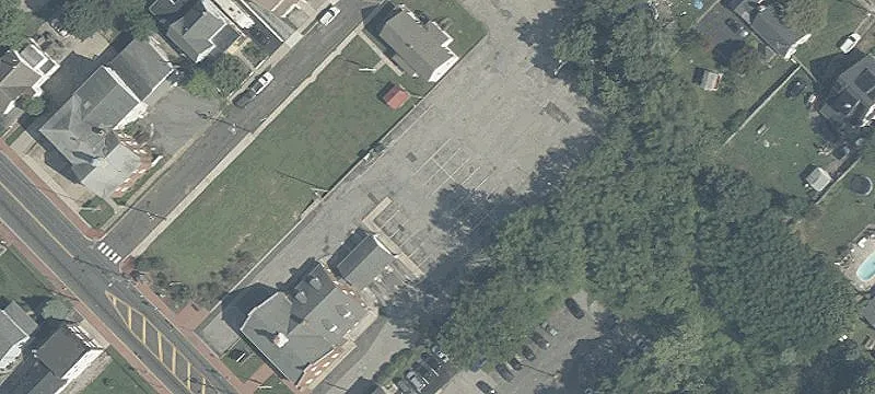 320 Main St