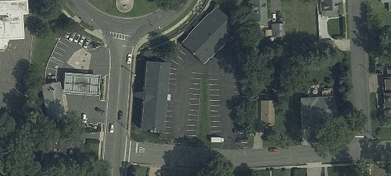 220 Knickerbocker Rd