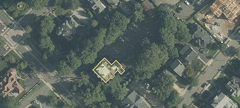 60 Macculloch Ave