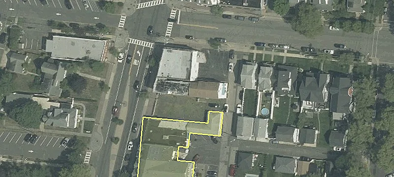 318 Main St