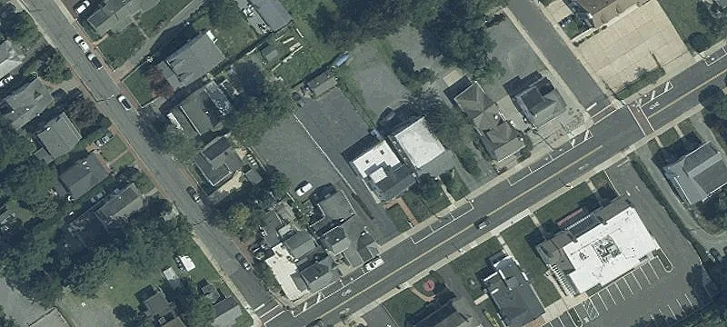 803 Riv Rd