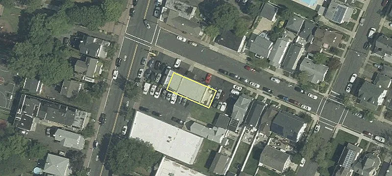38 Main St