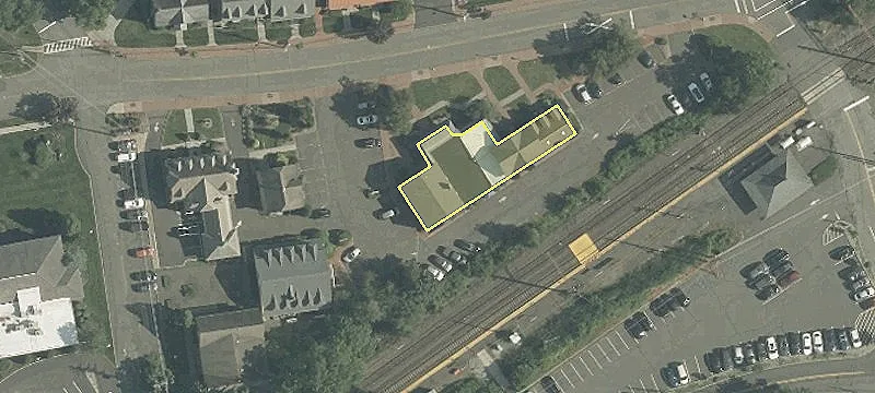 70 Floral Ave