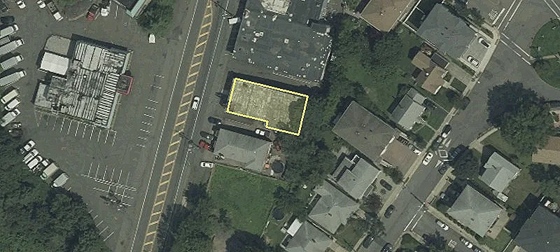130 Bergen Blvd
