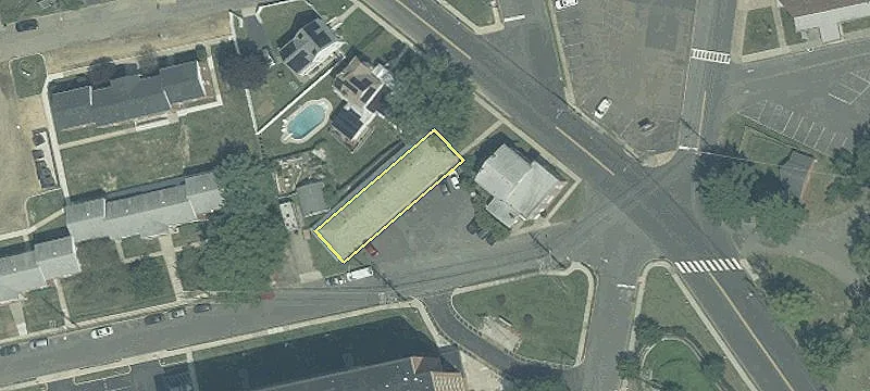 470 Main St