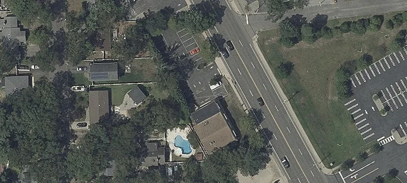 305 Lacey Rd
