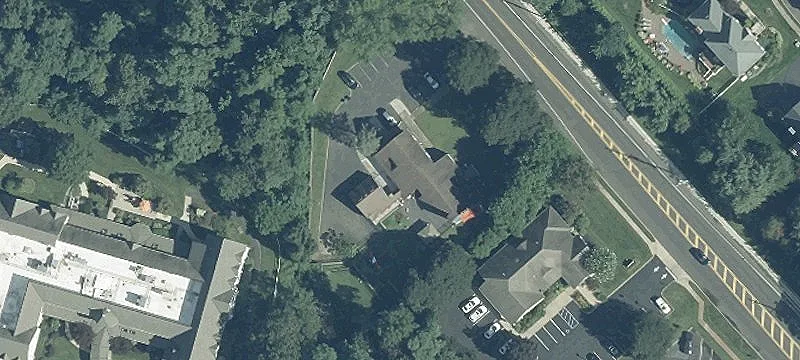 11 Middletown Lincroft Rd