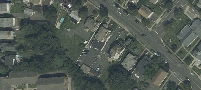 44 Bay Ave