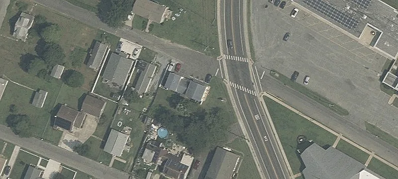 899 Bayshore Rd