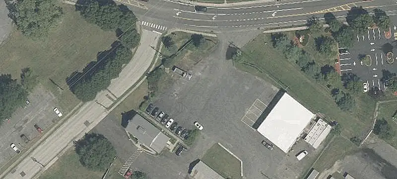 34 Railroad Ave
